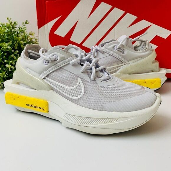 Nike Fontanka Edge Womens Marathon Running Shoes Sneakers Sz 5 Iris Whisper - Picture 1 of 11